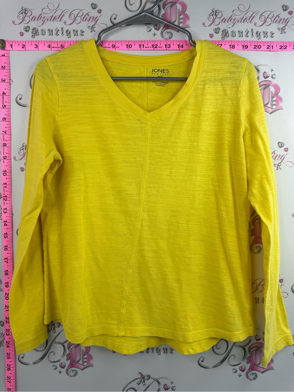 Jones New York long sleeve shirt bright Yellow V-Neck Long Sleeve Top